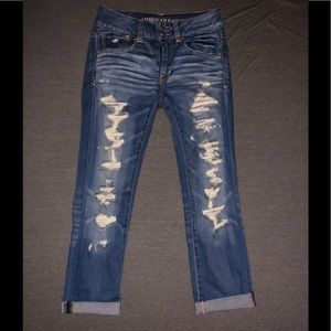 American Eagle Artist Crop - Destroyed Jean
